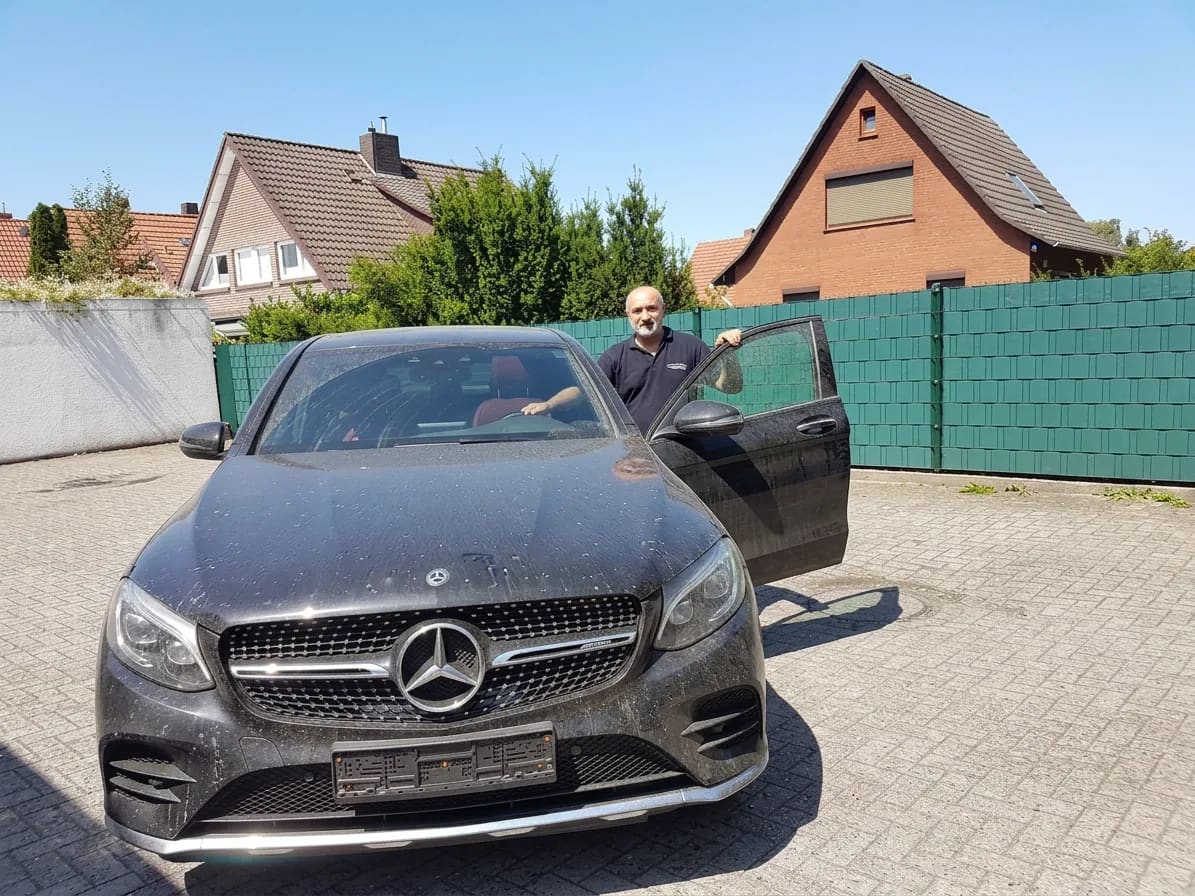 Mercedes vor und nach der Lackaufbereitung – vorher